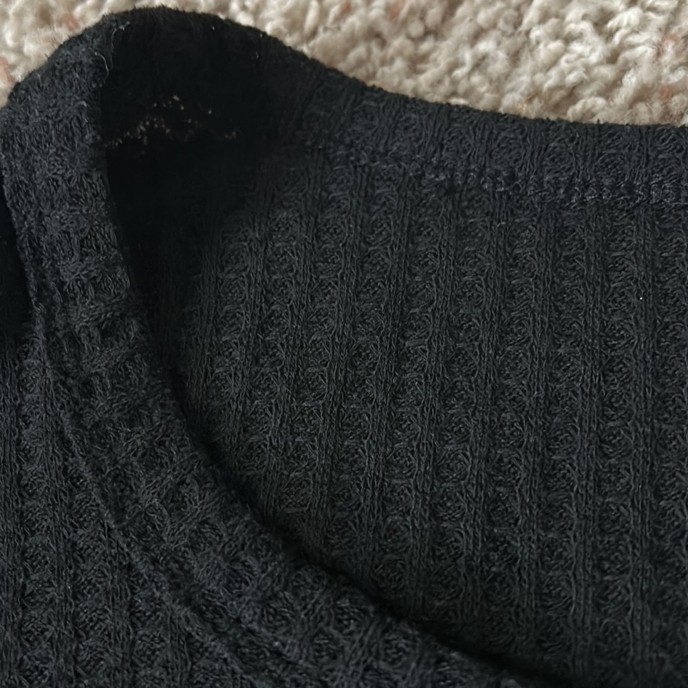 Thin Sweater like mid drift